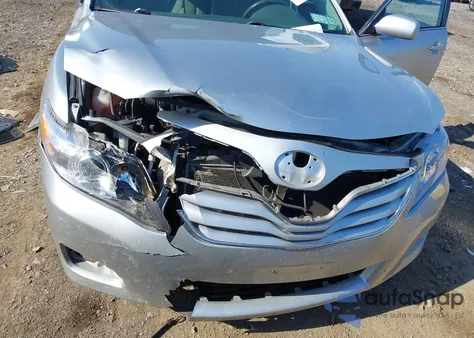 2010 Toyota Camry Le z USA, uszkodzony, nr VIN 4T4BF3EKXAR084844